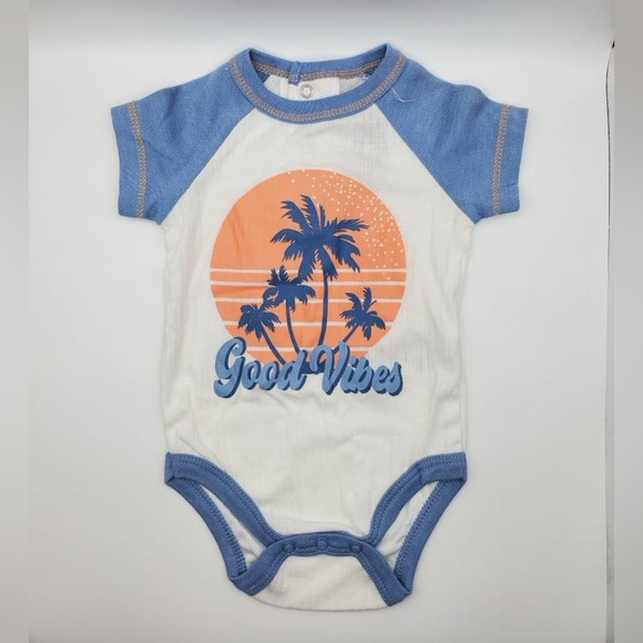 Summer Short Set - Picture 2 of 4